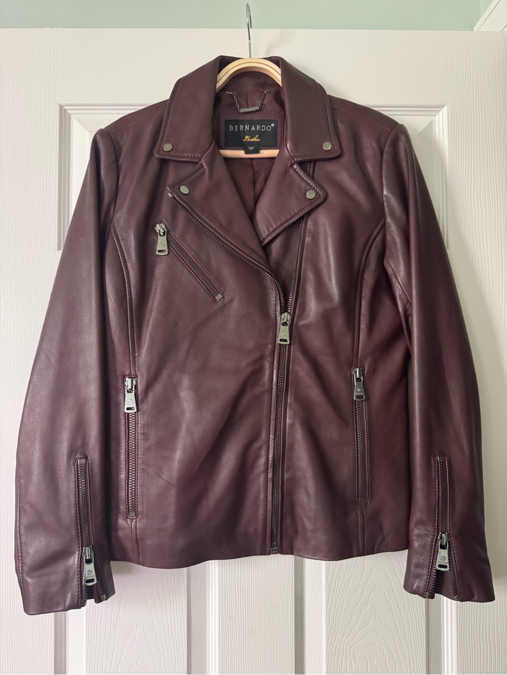 Bernardo Women's Burgundy Leather Moto Jacket Small. Excellent Condition